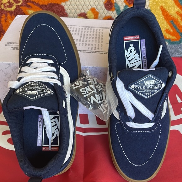 Vans Kyle Walker
Dress Blues/Gum
VNOA5JIEFS1
WMNS sneakers - Picture 13 of 16